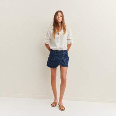 Minigonna di jeans classica, elegantemente chic per qualsiasi occasione estiva