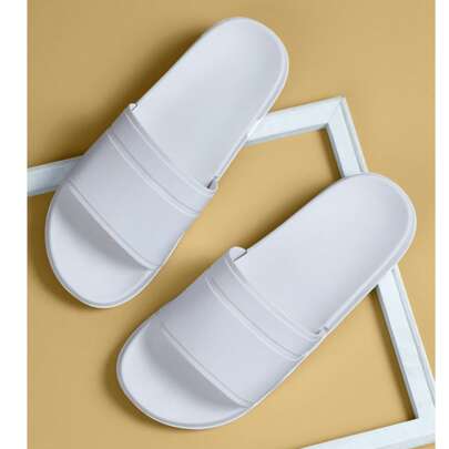 Semplici ciabatte/sandali bianchi casual e versatili