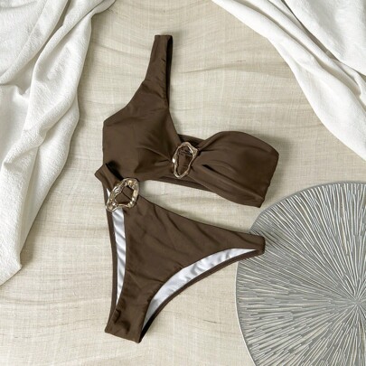 Abbigliamento da spiaggia per primavera, completi bikini sexy con decorazioni metalliche, colore unito, per l'estate delle donne