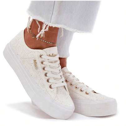 scarpi sportivi da donna con lacci LeeCooper LCW-25-31-3438L bianche