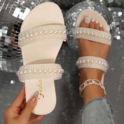 Sandali da donna taglia comoda color nudo decorati con perle di lusso, design con perle graduali, punta tonda piatta, moda vacanze casual slip-on per