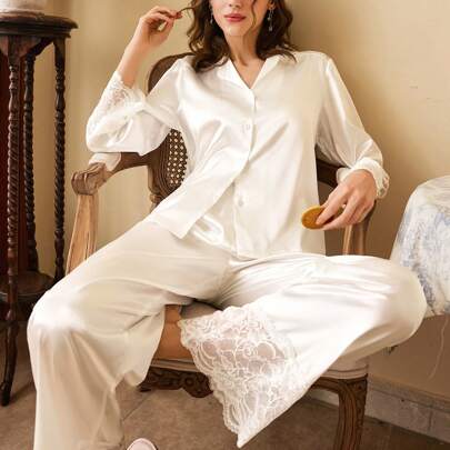 Elegante set di pigiama da donna sexy in pizzo con inserti