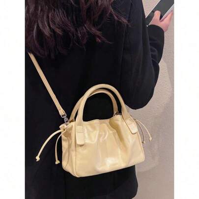 Borsa MiuMiu versatile da donna, modello a nuvola, con tracolla semplice e maneggevole, modello estivo 2025, di design di nicchia coreano.