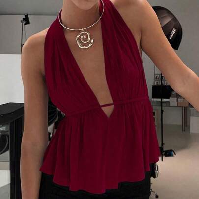 Canotta estiva con scollo profondo a V sulla schiena, stile minimalista fashion, effetto "sexy hot"
