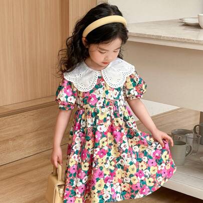 Vestito casual aderente con colletto alla Peter Pan, maniche a sbuffo e stampa floreale ditsy ditsy per ragazze giovani