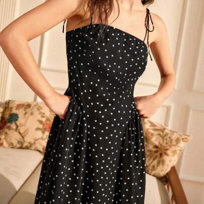 Abito sottoveste retrò francese sexy con motivo a pois, disegno del bustier, valorizza la figura