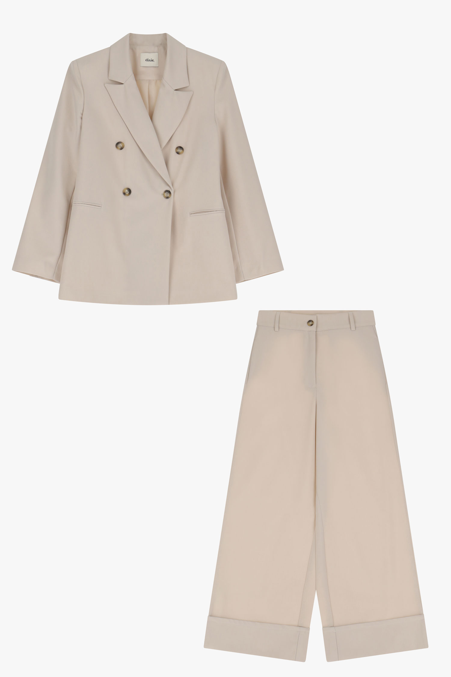 Traje con chaqueta cruzada