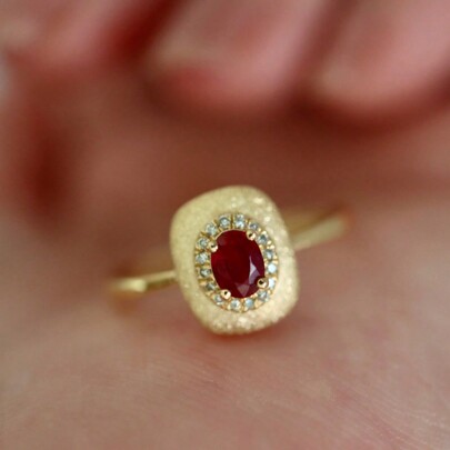 1 anello ovale decorato in rosso, con finitura opaca in oro 18K, in argento sterling 925, stile vintage vintage, adatto per l'uso quotidiano di donne