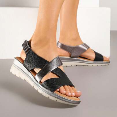 Sandali con zeppa estivi di moda, versatili, con colori a contrasto