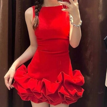 Abito mini plissettato rosso sexy da donna per feste e cocktail. Abito mini sexy da donna. Abito elegante con gonna a bolle
