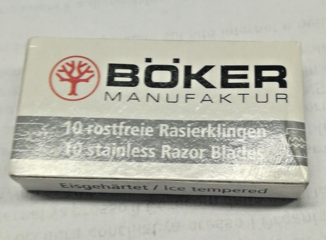 Böker Manufaktur Solingen cf. 10 lamette da barba a doppio taglio 04BO160