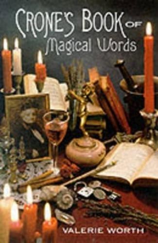 Valerie Worth Crone's Book of Magical Words (Tascabile)