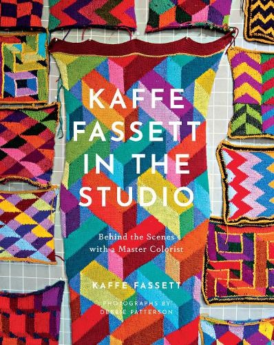 Kaffe Fassett Kaffe Fassett in the Studio: Behind the Scenes  (Copertina rigida)