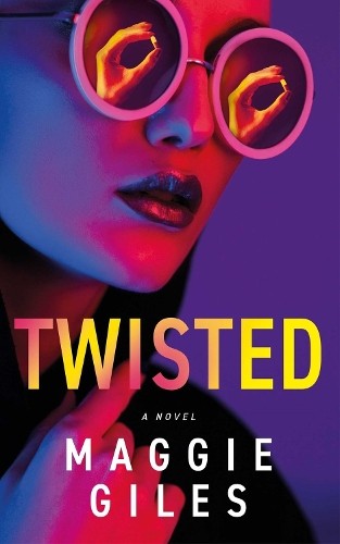 Maggie Giles Twisted (Tascabile)