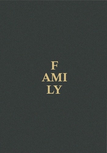 Family: A Contemporary Portrait by Magnum Photographers and Guest Artists