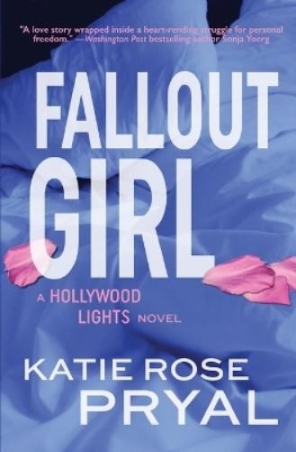 Katie Rose Pryal Fallout Girl (Tascabile) Hollywood Lights
