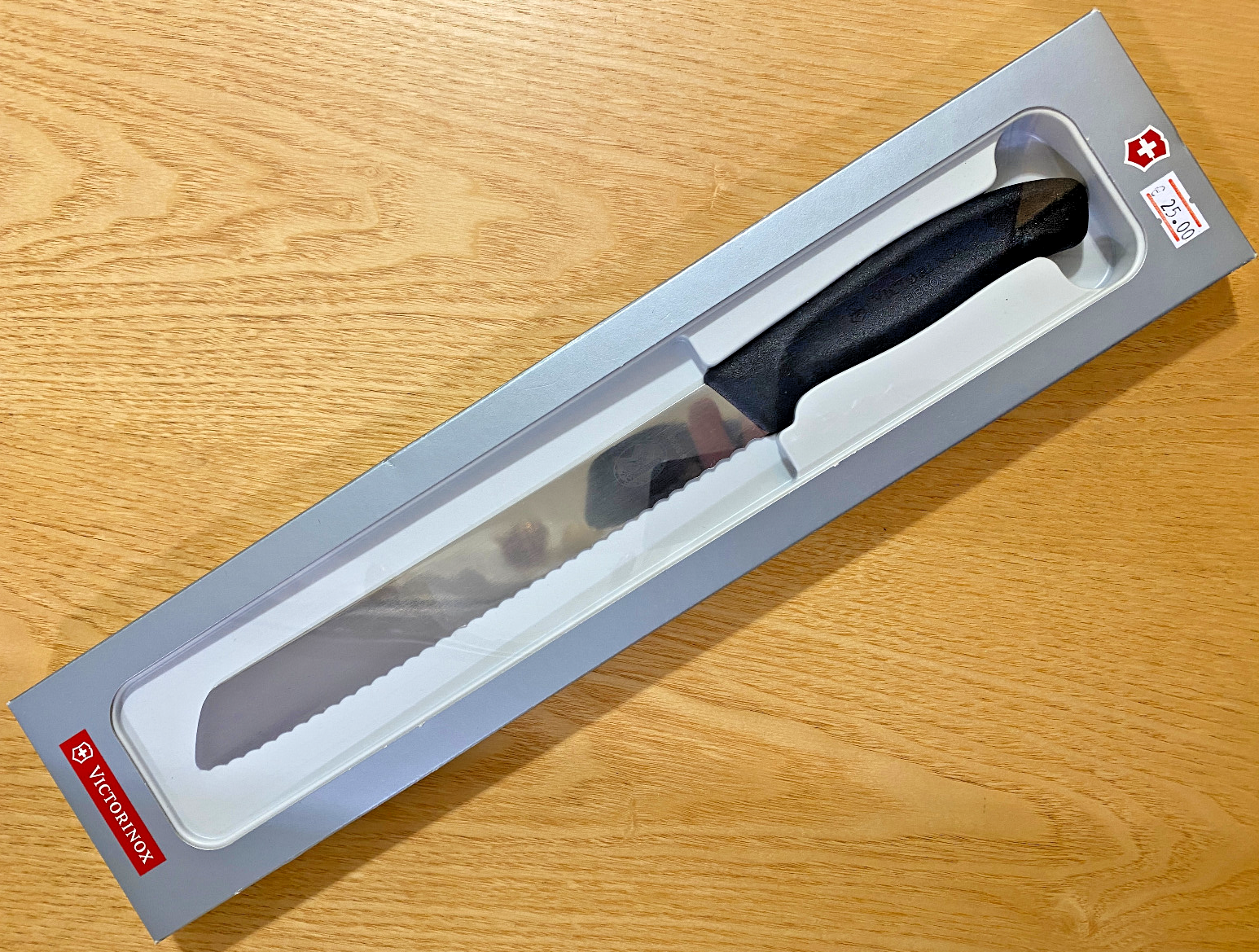 Victorinox Classic - Coltello Pane 21cm INOX (Manico Fibrox Nero)