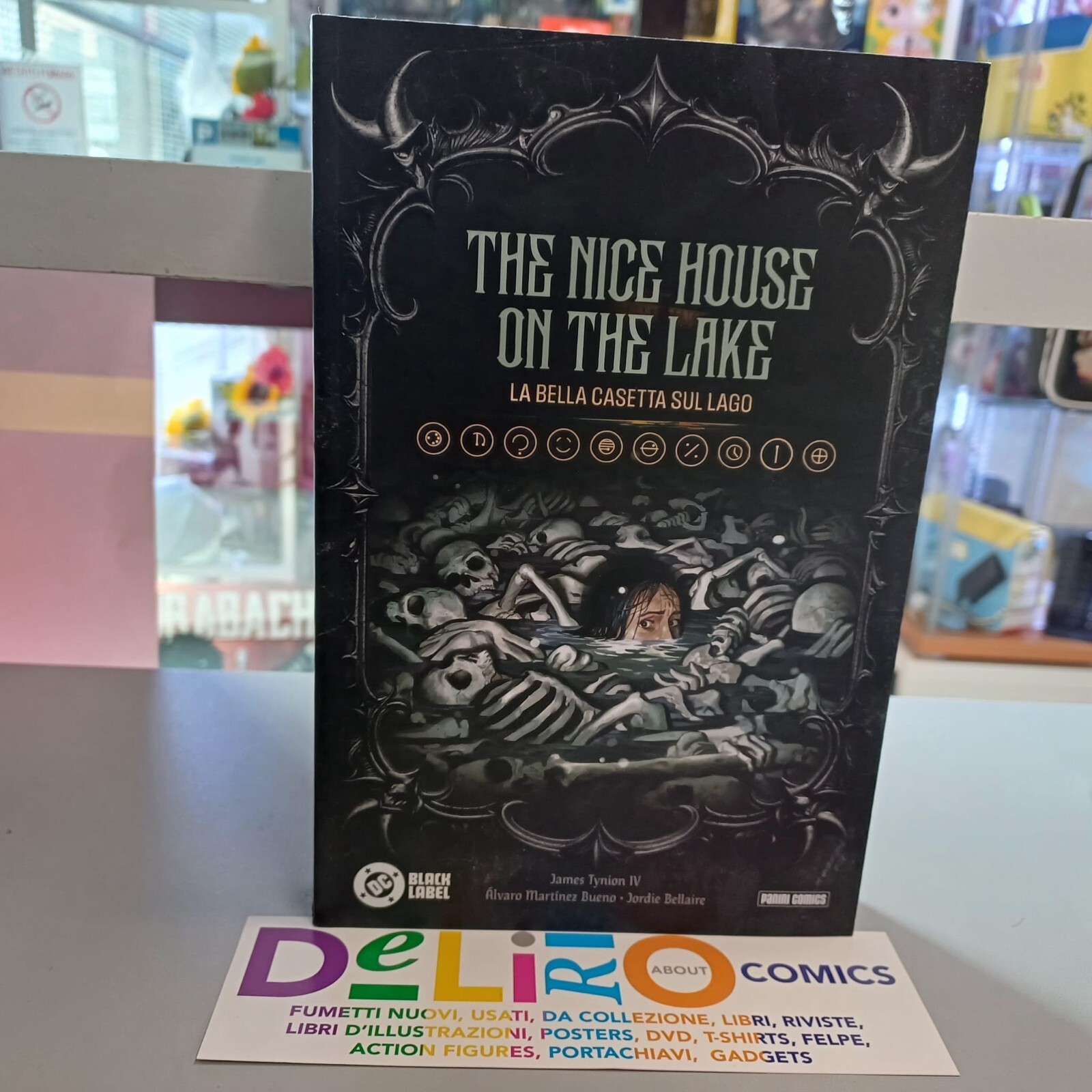 DC POCKET THE NICE HOUSE ON THE LAKE Ed. PANINI DC SCONTO 5%
