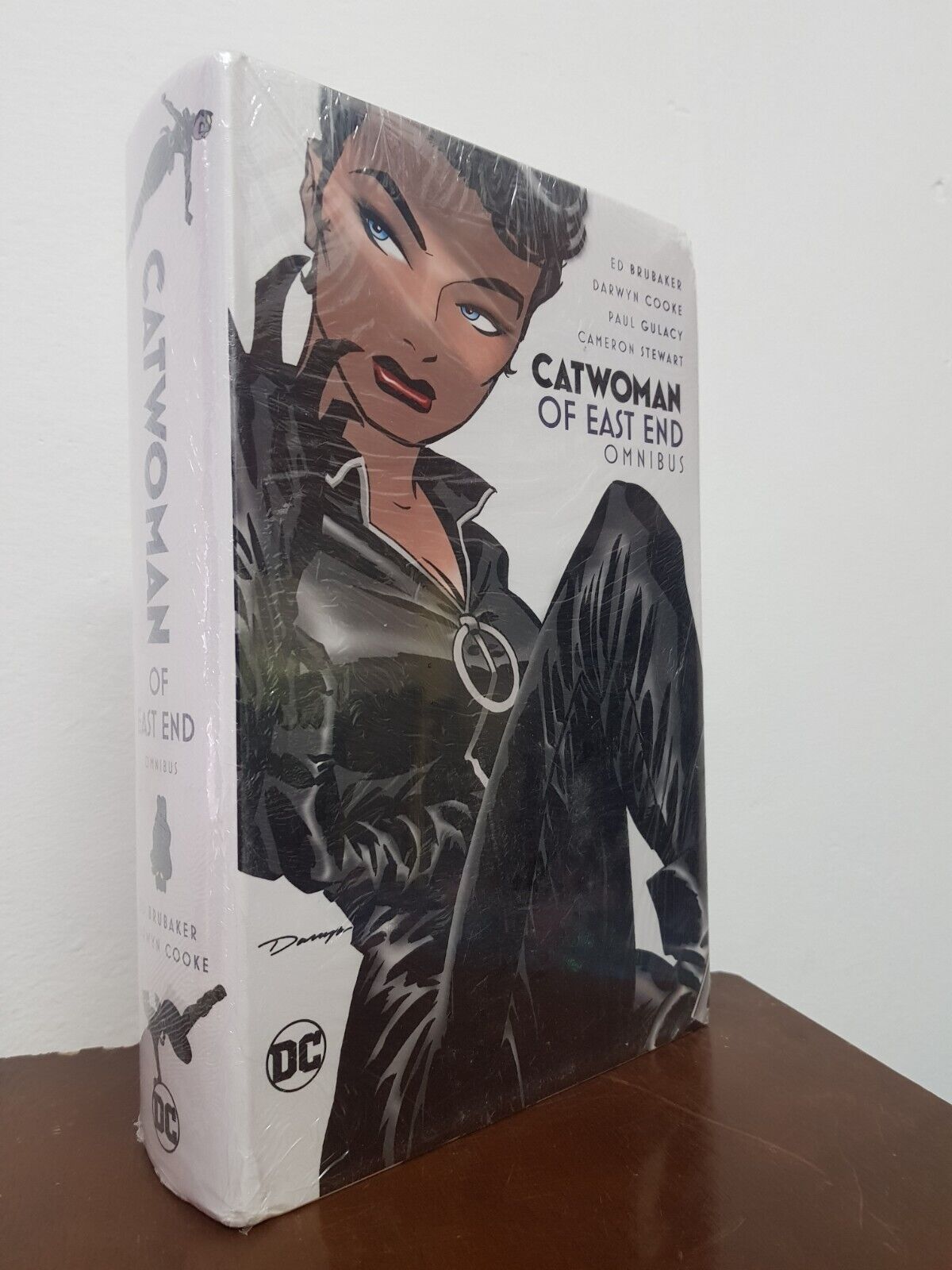 Catwoman of the East End Omnibus by Ed Brubaker - DC Comics 2021 (ENG) Sealed