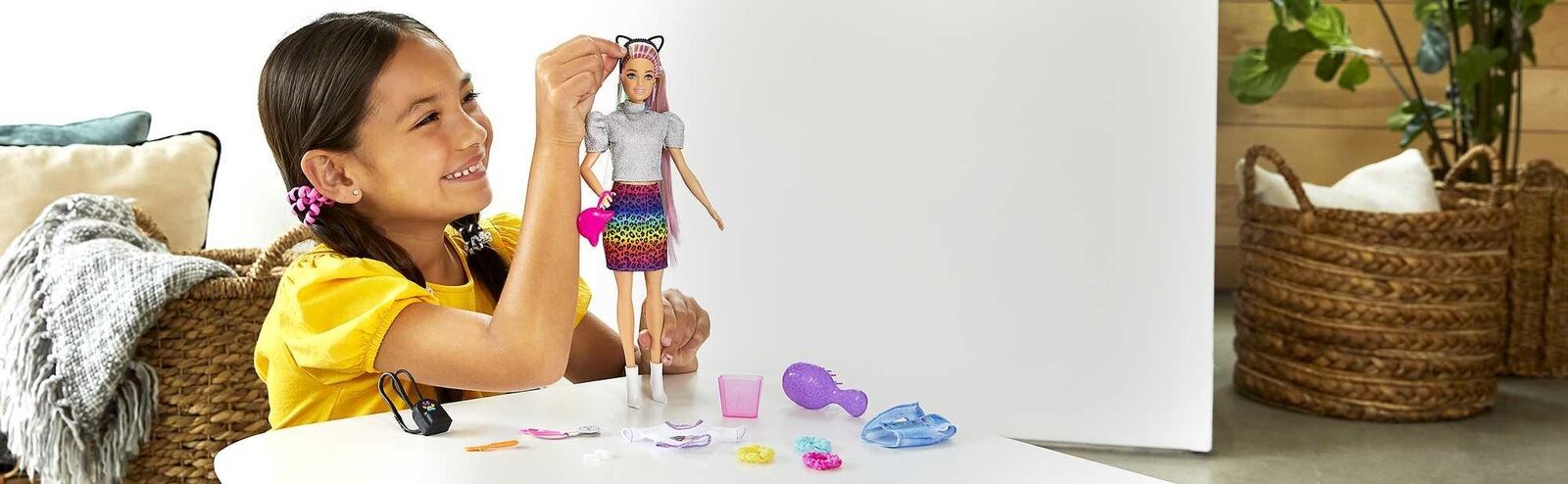 Barbie Totally Hair  - Capelli Multicolor con capelli con funzione cambia colore