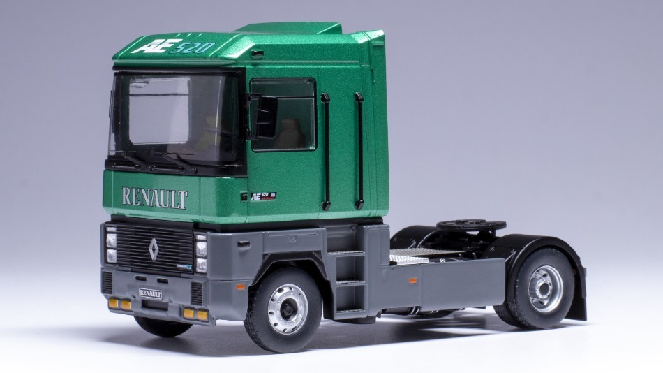 MODELLINO CAMION STATICO IXO MODEL RENAULT MAGNUM AE 520 TI 1994 VERDE 1/43
