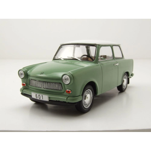 TRABANT 601 1965 GREEN 1:24 Whitebox Auto Stradali Modellino