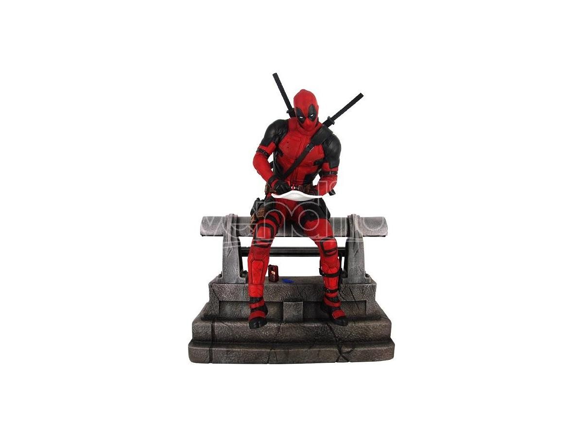 DIAMOND SELECT MARVEL PREMIER COLL DEADPOOL MOVIE ST STATUA
