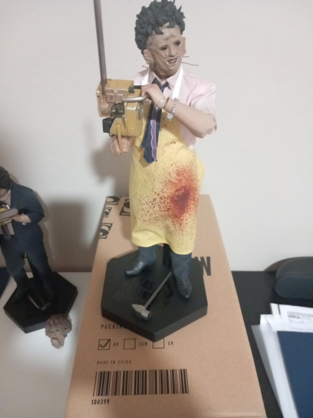 SIDESHOW - The Texas Chainsaw Massacre Leatherface Killing Mask 1:6