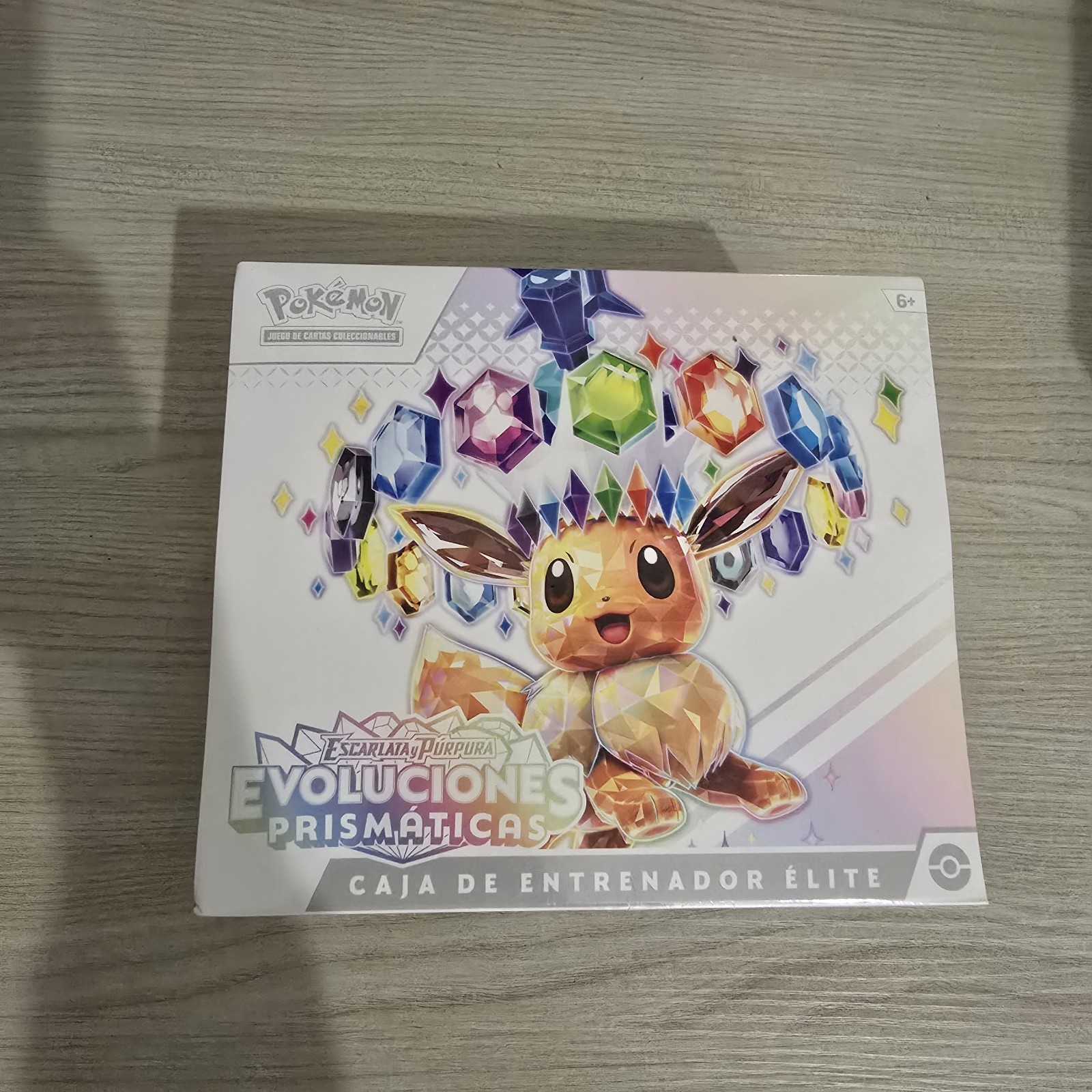Pokemon Prismaticas Evoluciones Trainer Box Spain