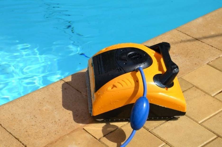 Robot elettrico Dolphin Maytronics W20 per piscine interrate e fuori terra