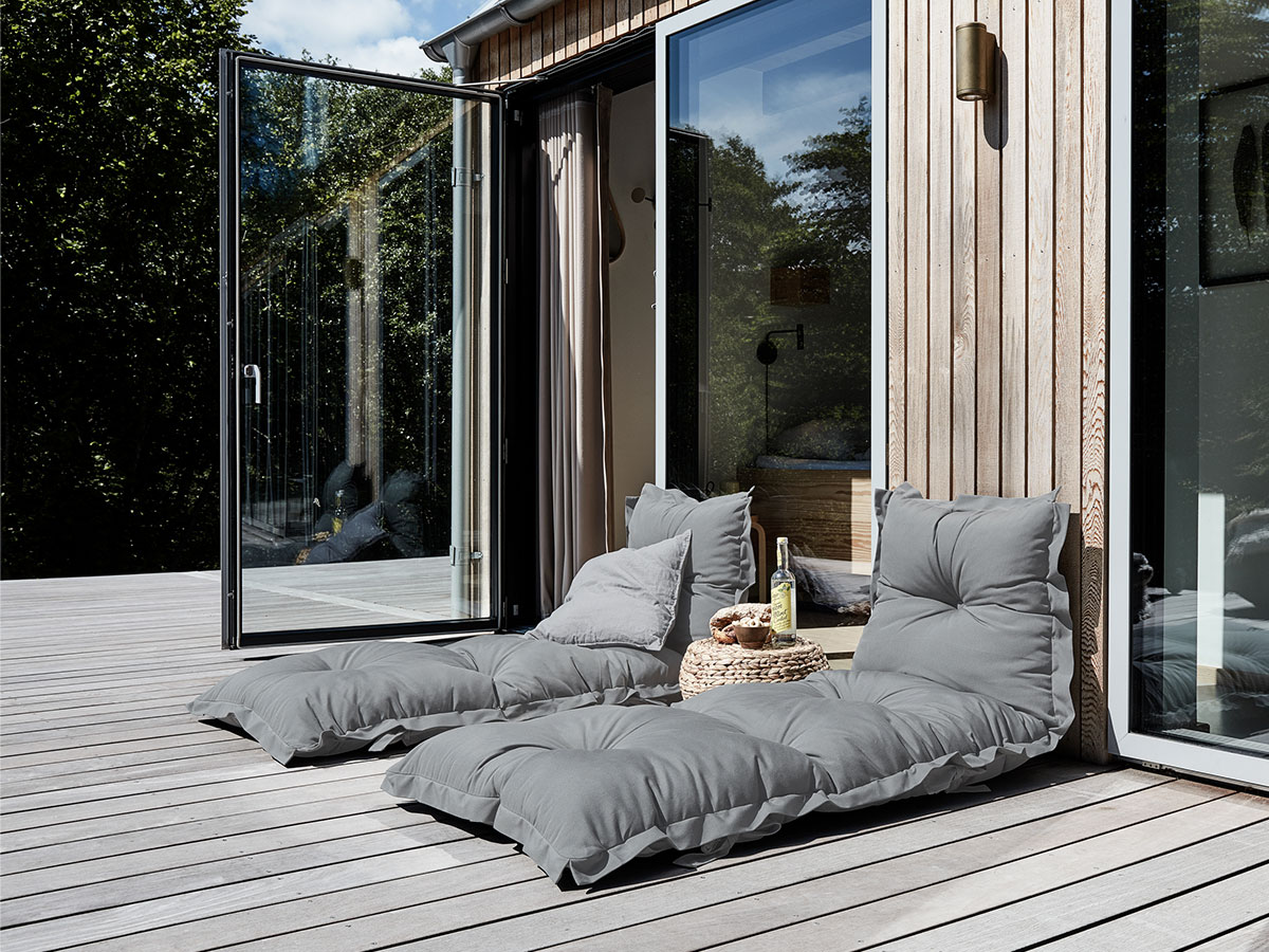 Seat and Sleep Out - Sunbed