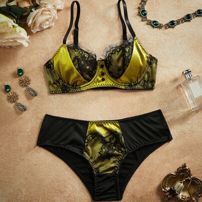 Set di lingerie da donna in pizzo e pannello (reggiseno e slip)