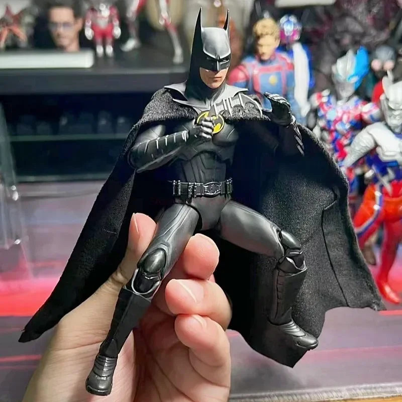 Originale Bandai Shfiguards The Flash (2023) Michael Keaton Batman Bruce Wayne Anime Figure Toys Genuino Shf Regalo Di Compleanno