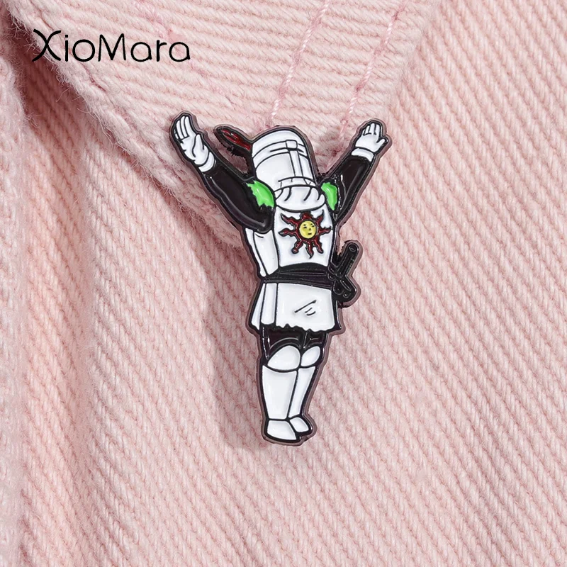 Dark Souls Game Smalto Pin Sun Knight Solaire Warrior Spilla Elogio Sun Pin Risvolto Zaino Decorazione Distintivo Gioielli Per Gli Amici