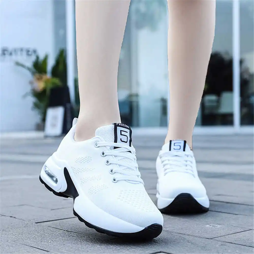 Sneakers Skater Bianche Per Aumentare L'Altezza Scarpe Da Corsa All'Aperto Scarpe Da Ginnastica Per Ragazze Da Donna Sport Top Grade Loafter Sapatenos