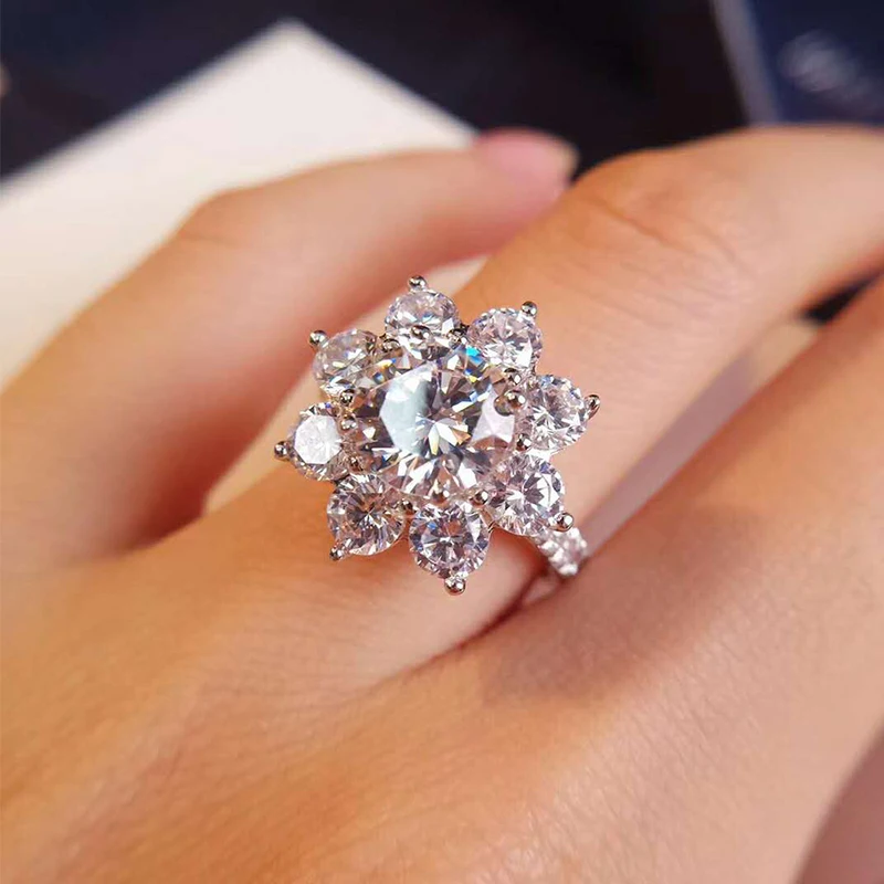 Moissanite Luxury Sun Flower Ring 2 Carati Diamond Lotus Ring Women Fancy Fedi Nuziali Set Di Gioielli In Argento Sterling