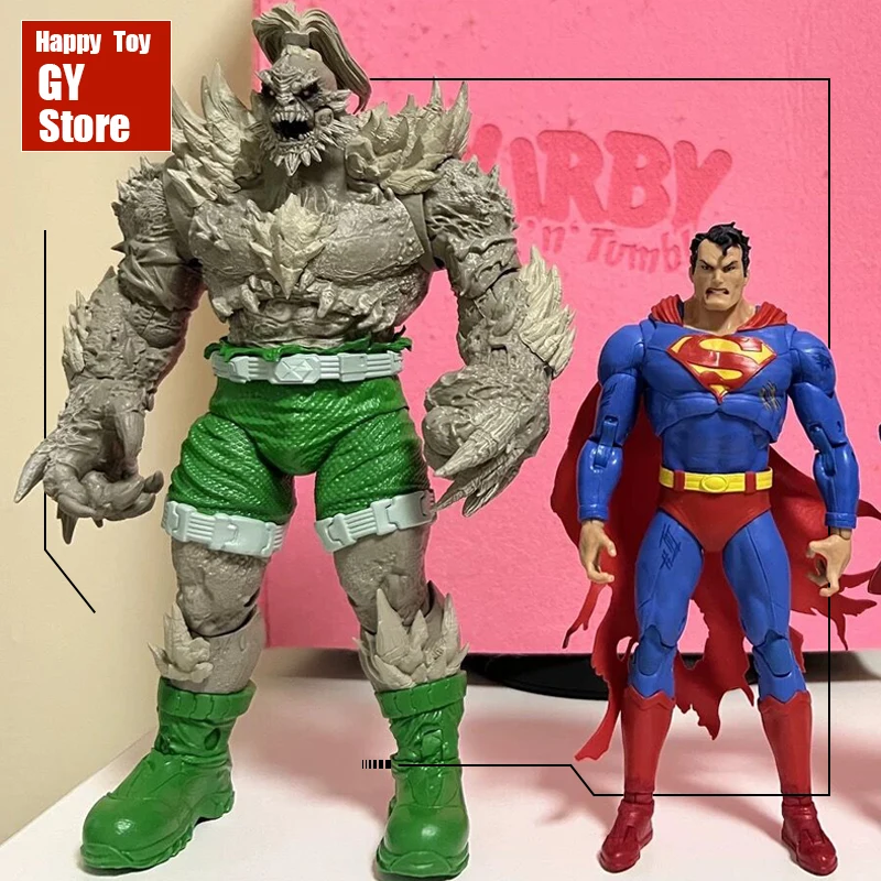 7/10 Pollici Original Mcfarlane Toys Anime Superman Vs Doomsday Figure Action Figurine Gold Label Dc Multiverse Mobile Model Doll