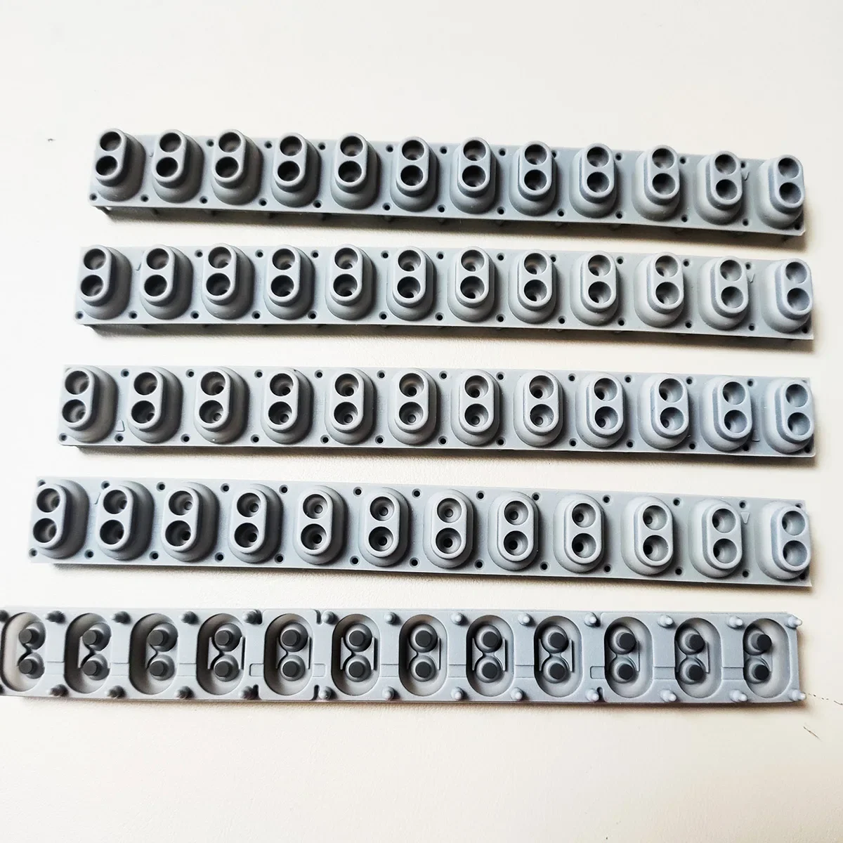 Tastiera In Gomma Conduttiva Per Yamaha P35 P45 P48 P-85 P-95 P-105 P-115 P128 Kbp-300/500/1000/2000 Origine