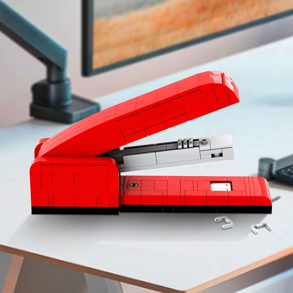 Moc Office Space The Red Stapler Building Block Model Classic Movie Props Office Desktop Stapler Bricks Set Regalo Giocattolo Educativo