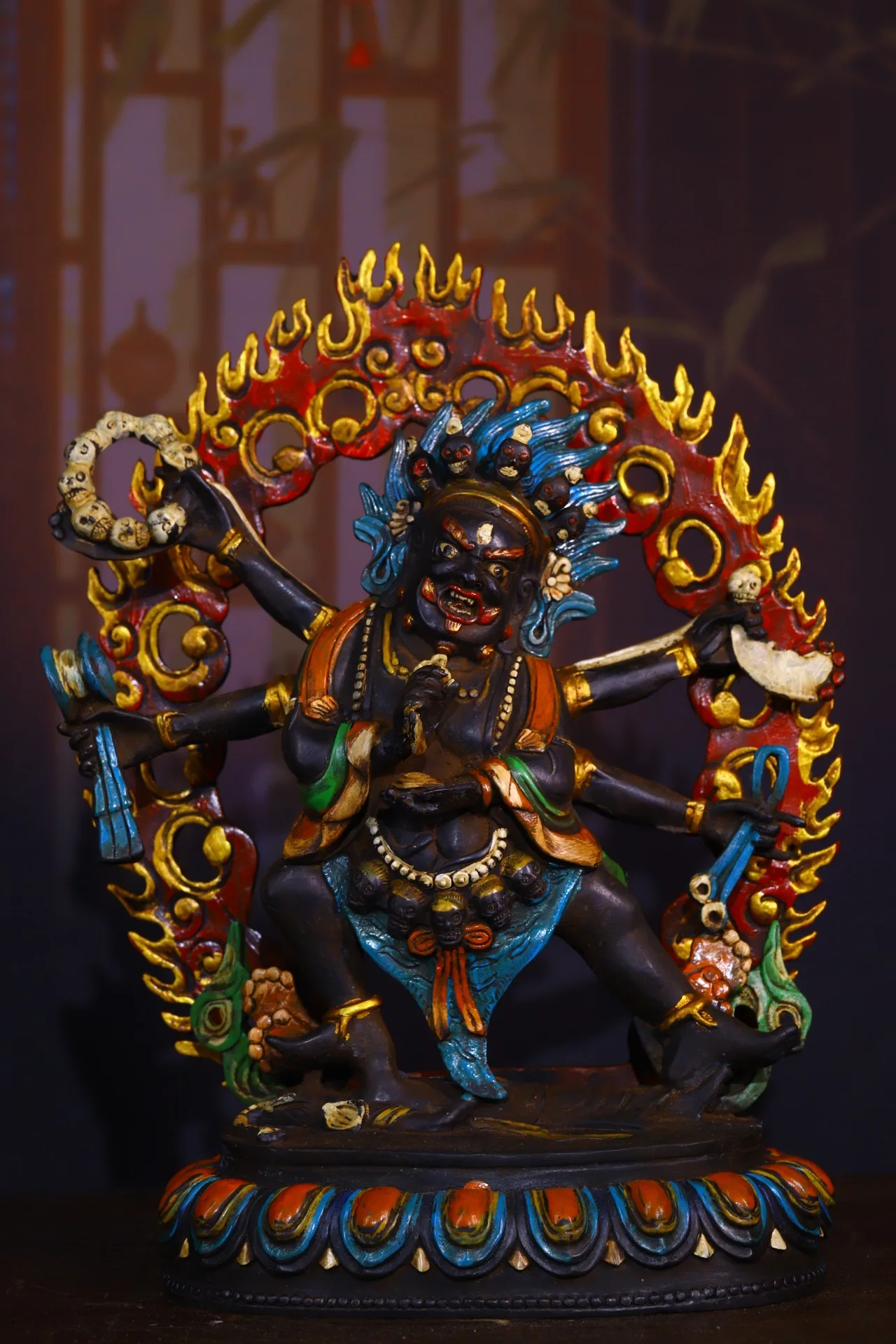 11 "Collezione Tempio Tibetano Old Bronze Tracing Six-Armed Mahakala Buddha Flame Back Light Standing Buddha Ornaments Town House