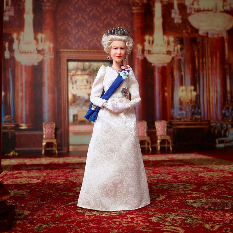 Her Majesty Queen Elizabeth Ii Action Figure Collection Barbie Doll Ornament Queen Of England Figurine Model Toys Regalo Di Natale