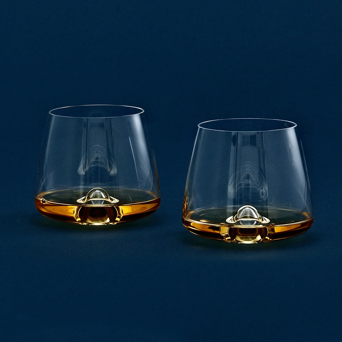Design Minimalista Crystal Swirl Liquore Cognac Glass Whiseddy Eddy Whisky Rock Creative Whisky Tumbler Dessert Cup Glassware