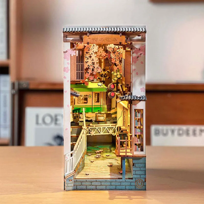 Robotime Rolife Diy Book Nook Giapponese Sakura Densya In Serie Di Libri Casa In Miniatura In Legno Con Mobili Kit Casa Delle Bambole Giocattolo