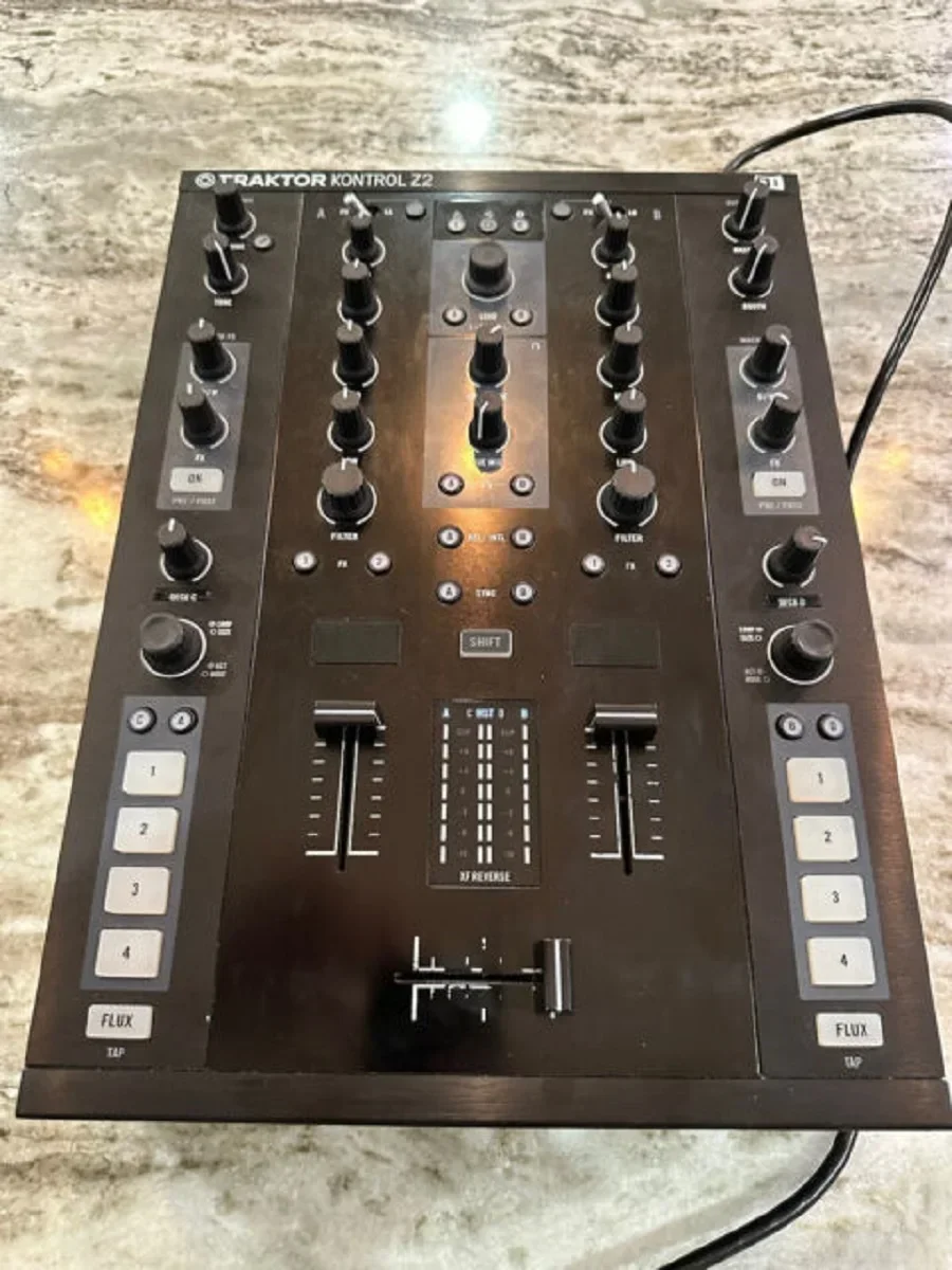 Sconto Estivo Del 50% Vendite Calde Per Il Miscelatore Di Controllo Traktor Kontrol Z2-2 + 2 Canali