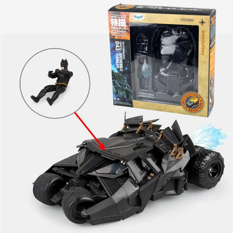 Sci-Fi Revoltech Series No.043 Bruce Wayne Batmobile Tumbler Pvc Action Figure Modello Da Collezione Giocattolo