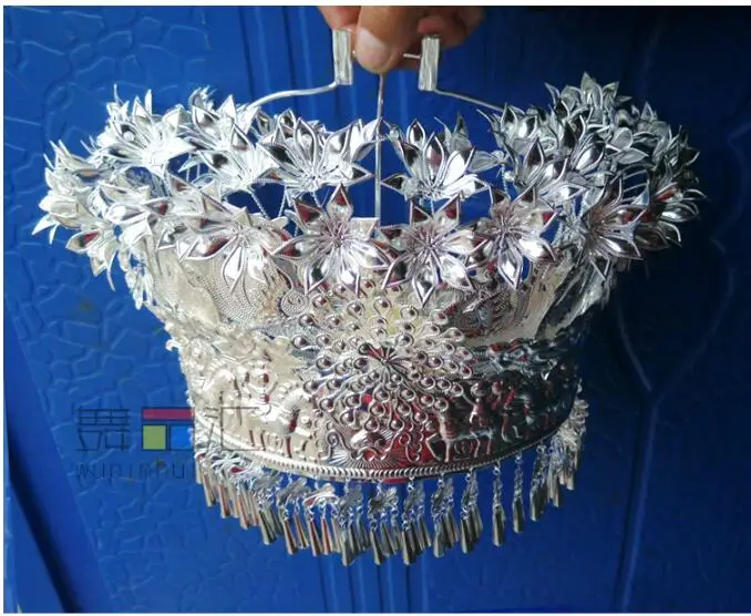 Minoranza Danza Miao Cappello D'Argento Miao Copricapo D'Argento Danza Popolare Cinese