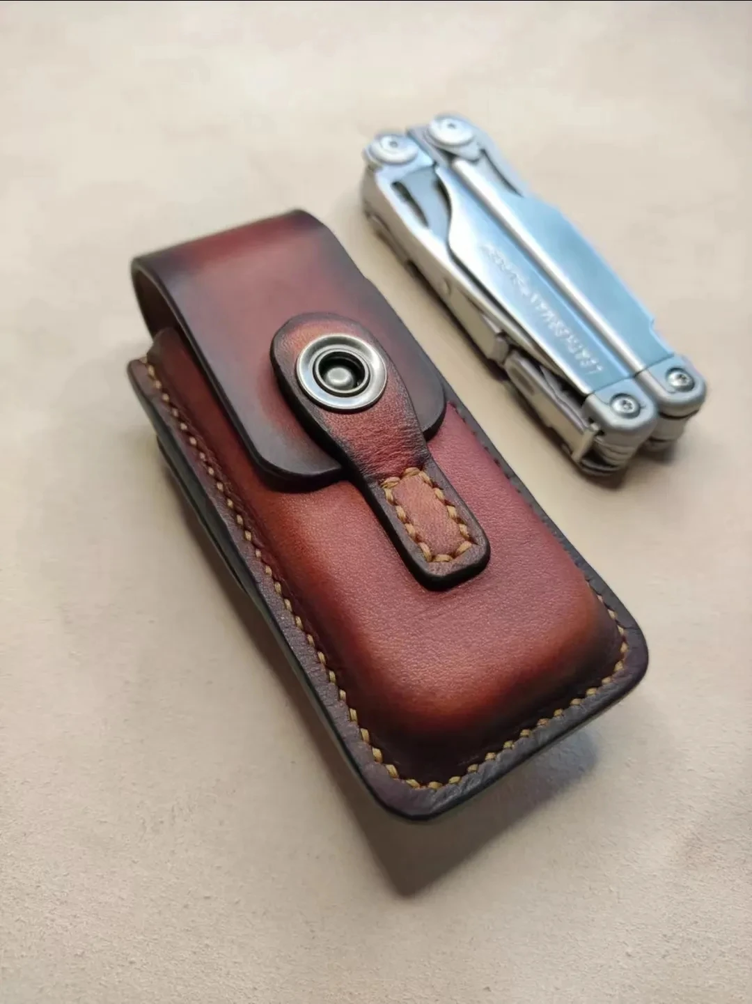 Custodia In Vera Pelle Per Leatherman Surge