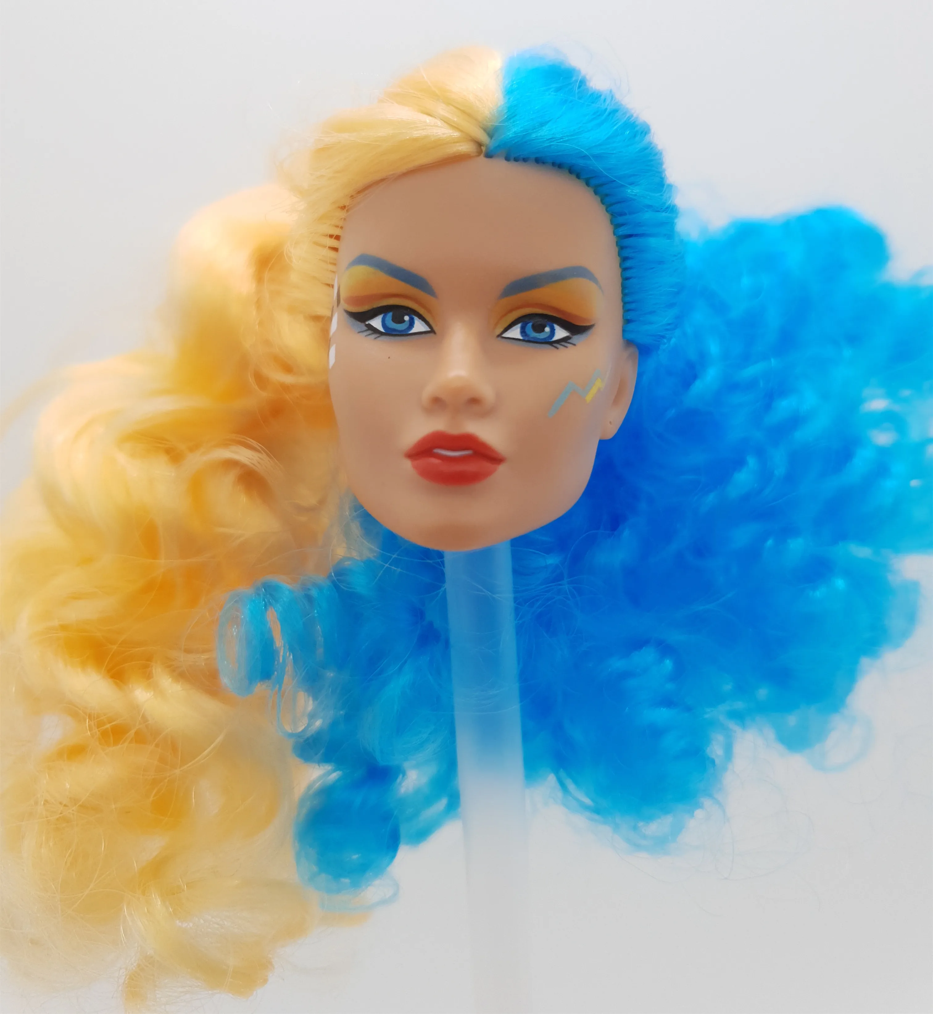 Moda Free 1/6 Bilancia Capelli Reroot Jem E Gli Ologrammi Di Testa Testa Di Bambola Ridipingere Ooak