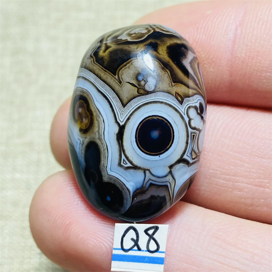 Natural Angel Eyes Wrapped Silk Agate Palm Handle Play Gobi Agate Mineral Esemplare Decorazione Natalizia Regalo Di Cristallo