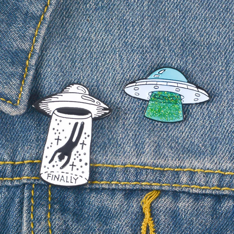 Ufo Drop Oil Cartoon Alien Spilla Smaltata Spilla Space Ship Badge Rocket Outer Space Pin Future World Adventure Gift Consegna Gratuita